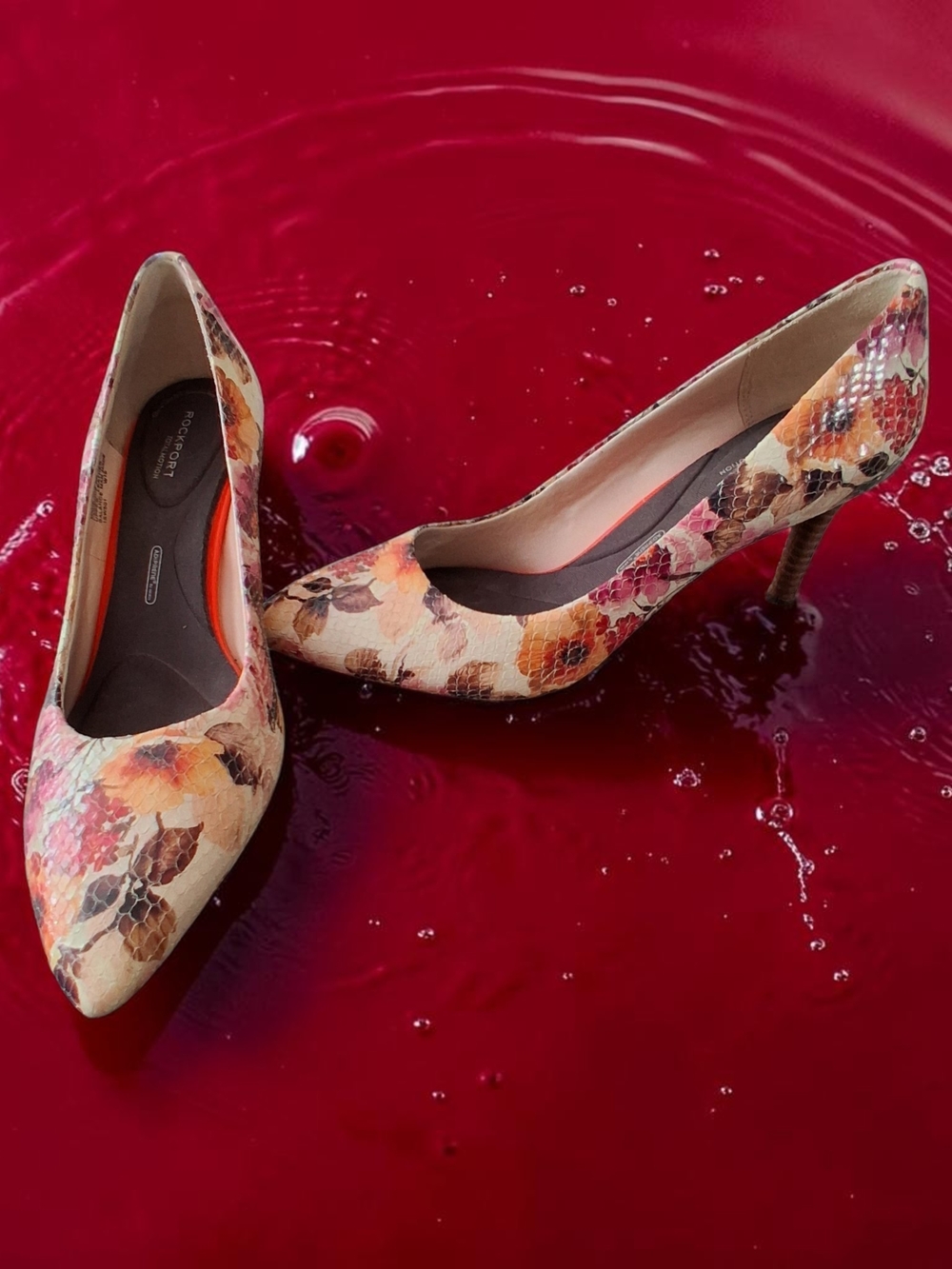Rockport Floral Pointed Pumps in Cream and Coral Accents Women's Shoes Size 9